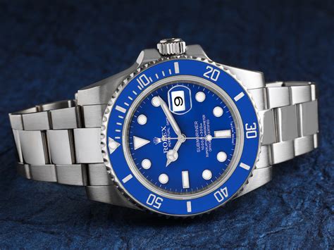 Guide to the Rolex Submariner Smurf.